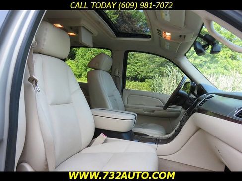 Used 2007 Cadillac Escalade AWD w/ Information Package image 7