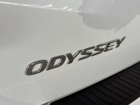New 2026 Honda Odyssey Touring image 11