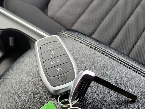 Used 2024 Ford Edge SE w/ Cargo Accessory Package image 32