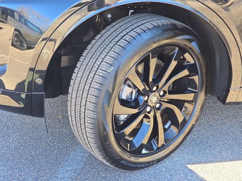 New 2025 Land Rover Discovery Sport S image 33