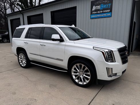 Used 2020 Cadillac Escalade Luxury image 6