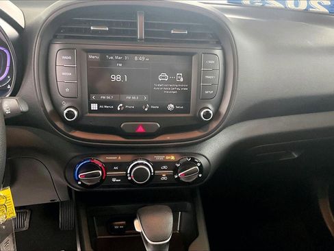 Used 2025 Kia Soul LX FWD image 15