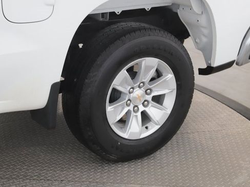 Used 2025 Chevrolet Silverado 1500 LT image 14