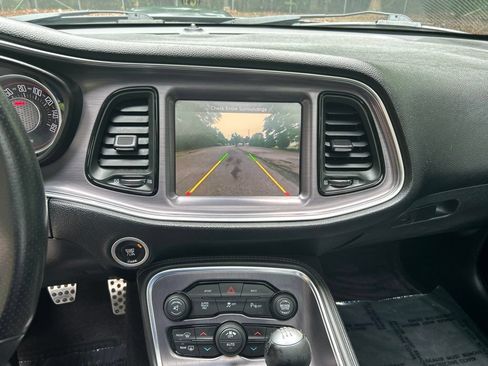 Used 2016 Dodge Challenger R/T RWD image 21
