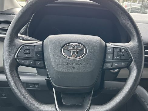 Certified 2024 Toyota Sienna LE image 21