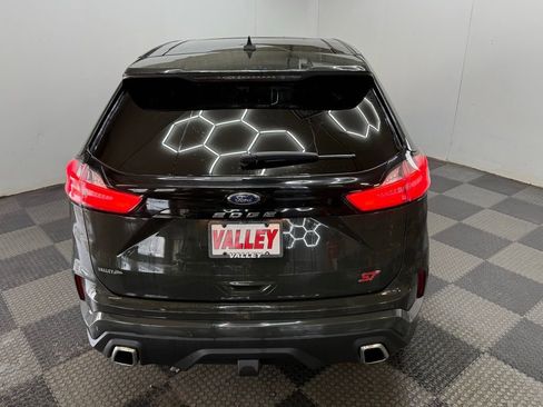 Certified 2022 Ford Edge ST w/ Equipment Group 401A image 25