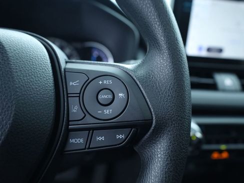 Used 2025 Toyota RAV4 XLE image 30