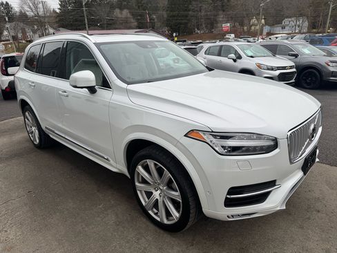 Used 2017 Volvo XC90 T6 Inscription w/ Vision Package image 3