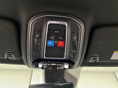 Used 2024 Jeep Wagoneer L Series II RWD image 68