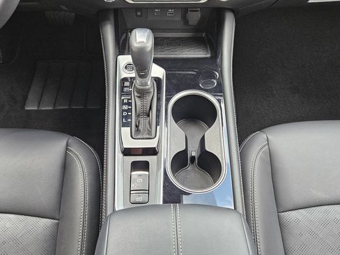 Used 2025 Nissan Altima 2.5 SL FWD image 12