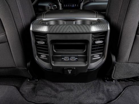 Used 2025 RAM 1500 Big Horn AWD/4WD image 31