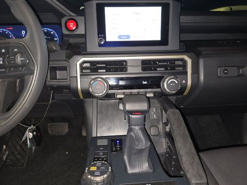Used 2025 Toyota Tacoma TRD Off-Road AWD/4WD image 8