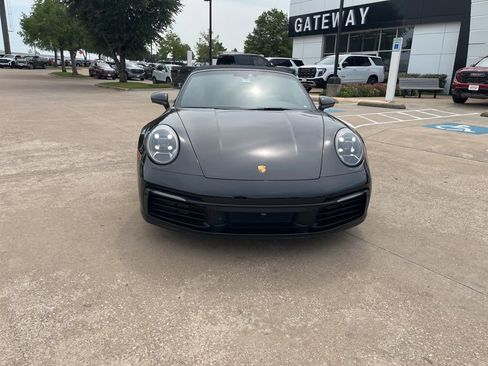 Used 2021 Porsche 911 Carrera image 2