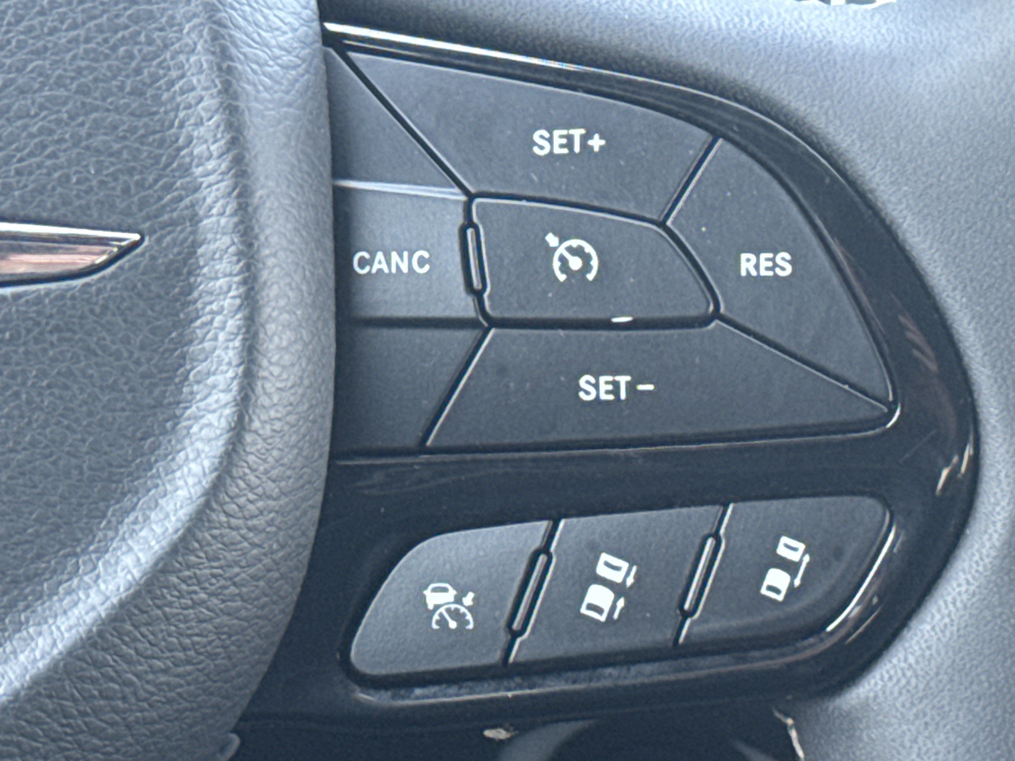 Used 2023 Chrysler Pacifica Touring-L w/ S Appearance Package FWD image 19
