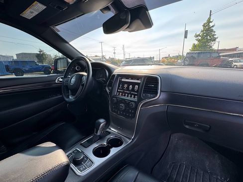 Used 2018 Jeep Grand Cherokee High Altitude AWD/4WD image 32