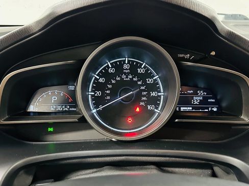 Used 2018 MAZDA MAZDA3 Touring FWD image 17