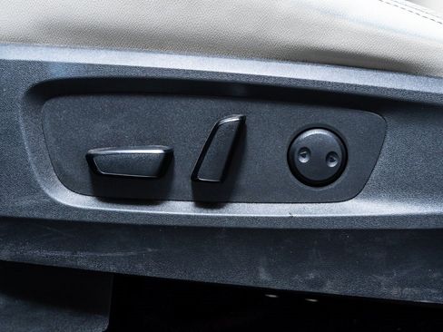 Used 2022 Nissan Pathfinder SL w/ SL Premium Package image 23