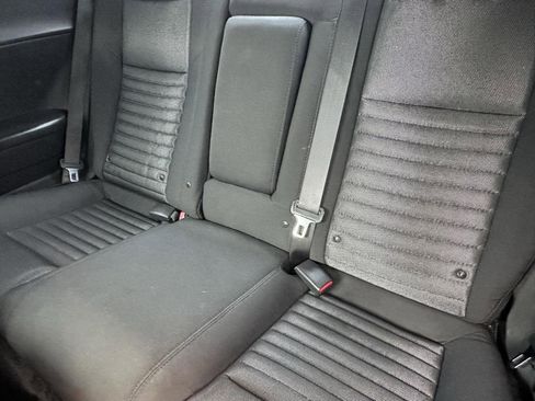 Used 2013 Dodge Challenger SXT image 7