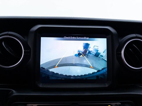 Used 2022 Jeep Wrangler Unlimited Sahara AWD/4WD image 15