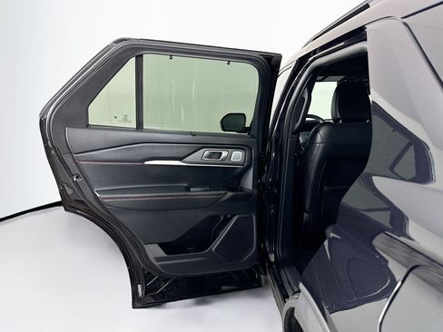 Used 2025 Ford Explorer ST AWD/4WD image 27