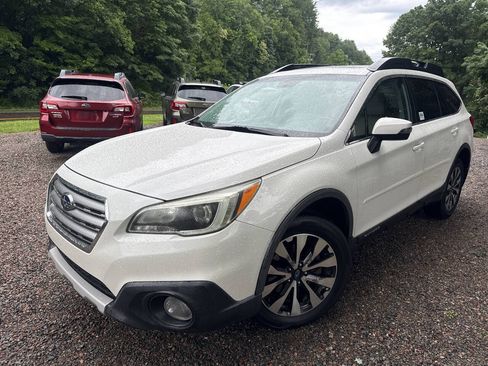 Used 2015 Subaru Outback 2.5i Limited AWD/4WD image 1