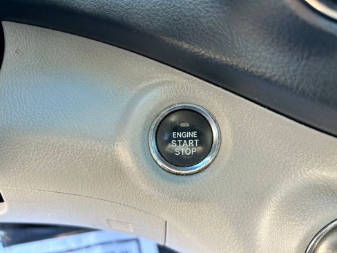 Used 2013 Toyota Highlander Plus w/ Cold Weather Pkg image 17