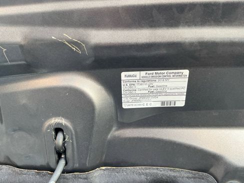 Used 2018 Ford Focus SE w/ SE Appearance Package image 25