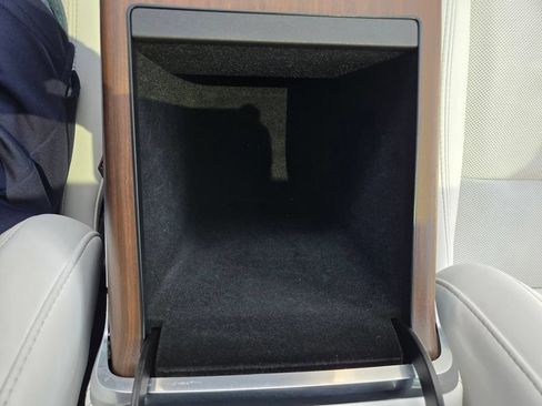 Used 2022 Tesla Model X AWD/4WD image 34