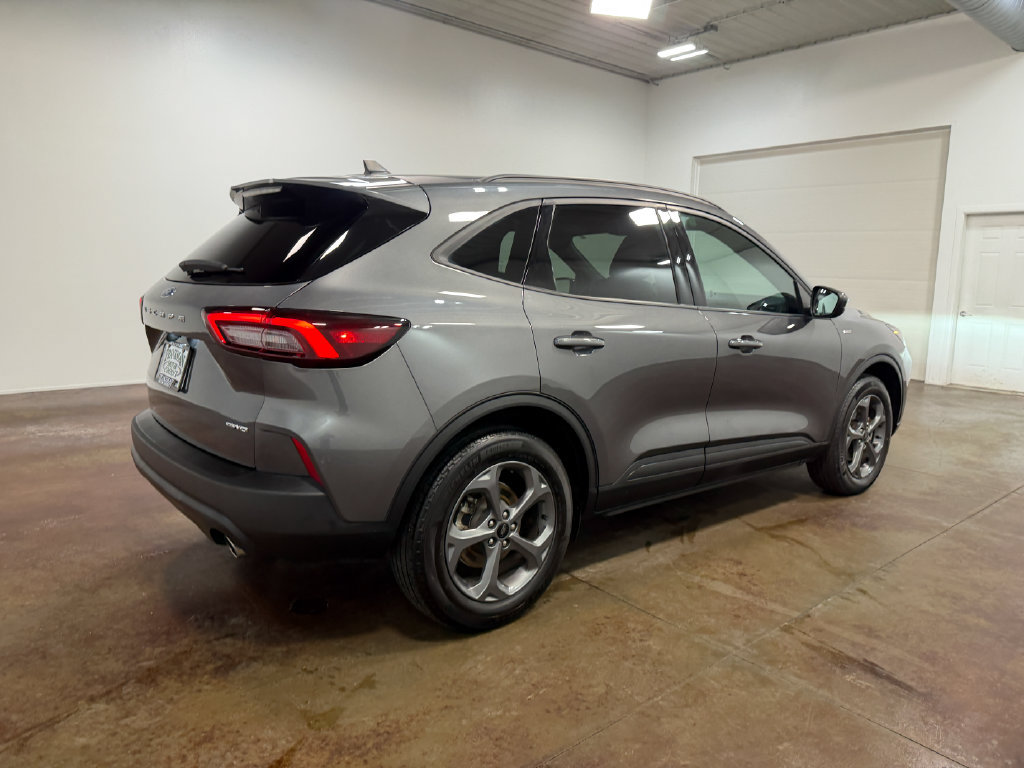 Used 2025 Ford Escape ST-Line Select AWD/4WD image 34