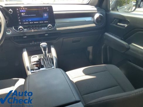 Used 2024 Chevrolet Colorado LT w/ LT Convenience Package RWD image 16