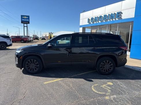 Used 2023 Chevrolet Traverse RS w/ LPO, Floor Liner Package image 4