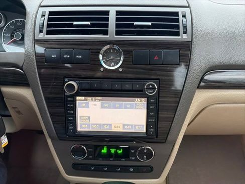 Used 2009 Ford Fusion SEL image 16