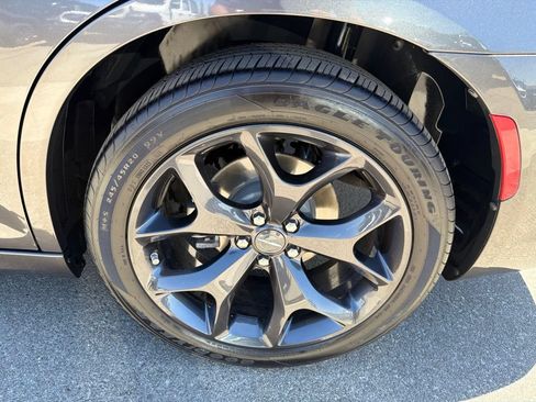 Used 2023 Chrysler 300 Touring L RWD image 14