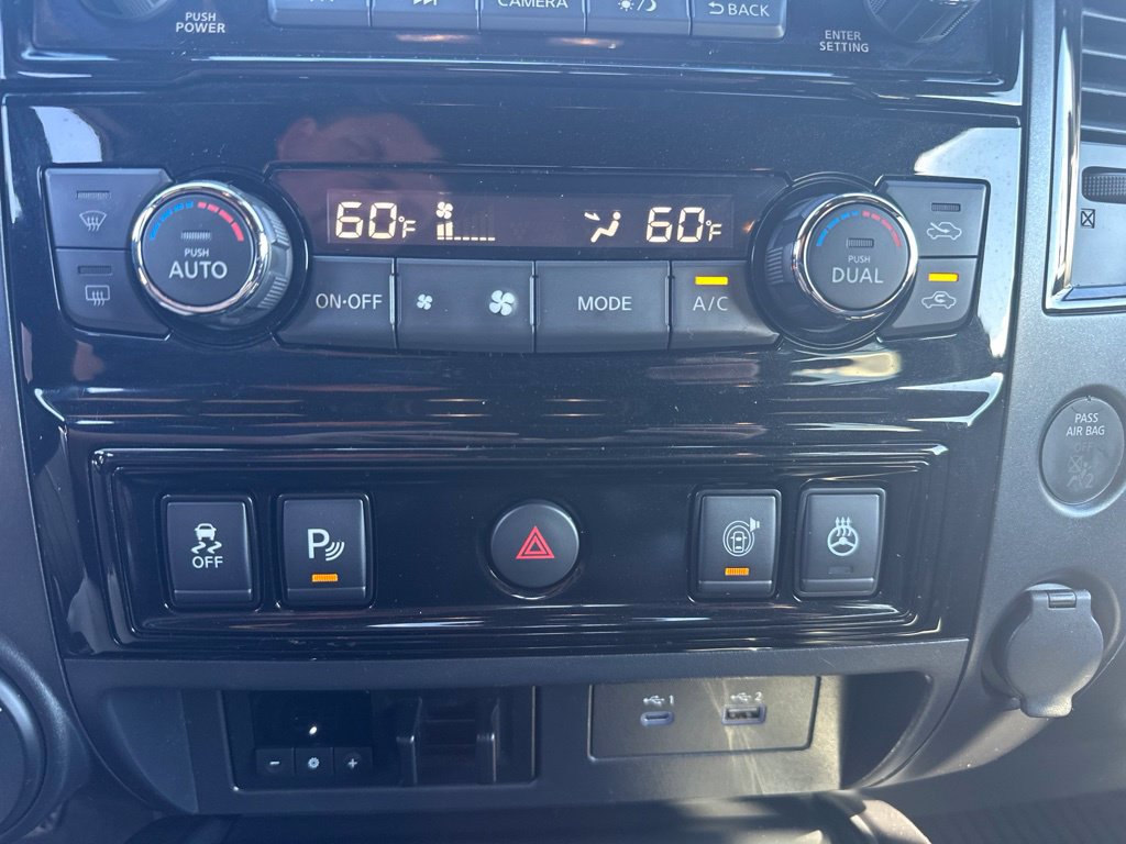 Used 2021 Nissan Titan PRO-4X w/ Pro-4x Convenience Package AWD/4WD image 22