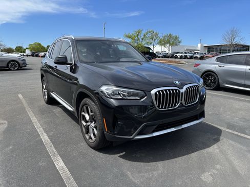 Used 2023 BMW X3 xDrive30i w/ Premium Package image 2