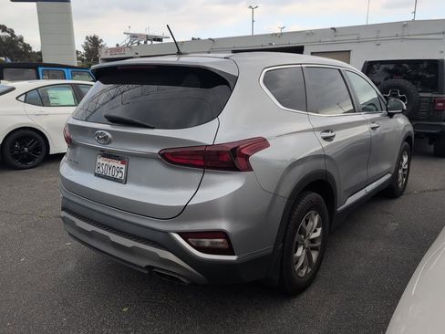 Used 2020 Hyundai Santa Fe SE image 4