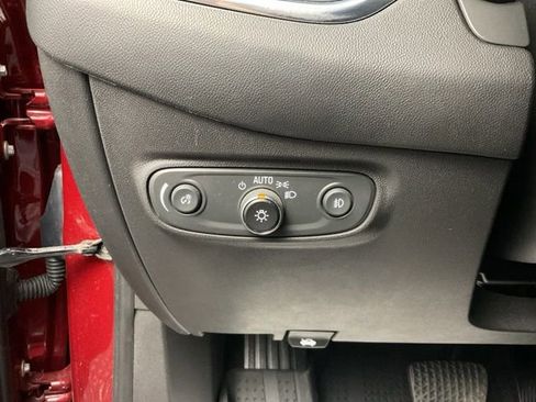 Used 2022 Chevrolet Equinox Premier AWD/4WD image 15