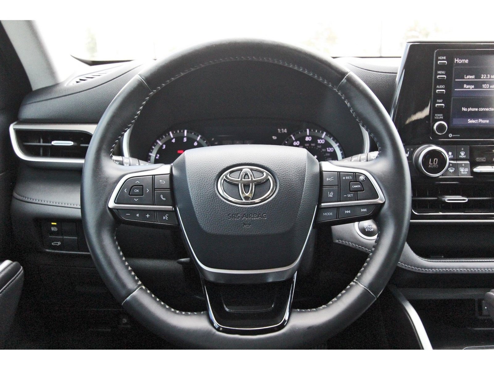 Used 2020 Toyota Highlander XLE AWD/4WD image 15