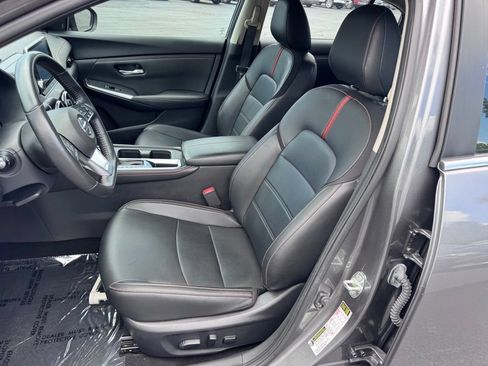 Used 2023 Nissan Sentra SR w/ SR Premium Package FWD image 23