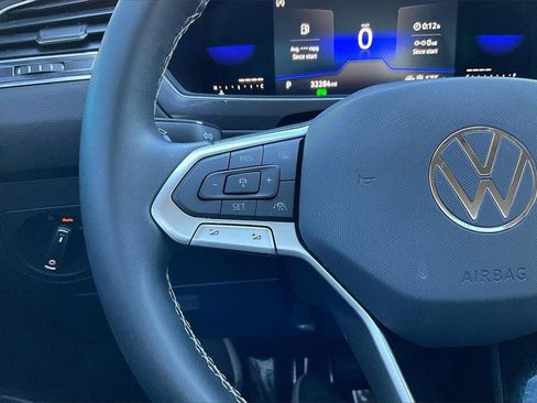 Used 2022 Volkswagen Tiguan SE image 18