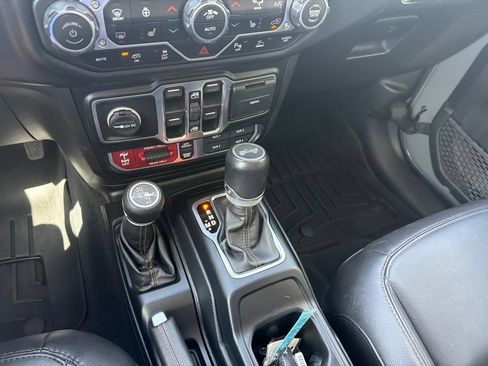 Used 2022 Jeep Wrangler Unlimited Rubicon AWD/4WD image 23
