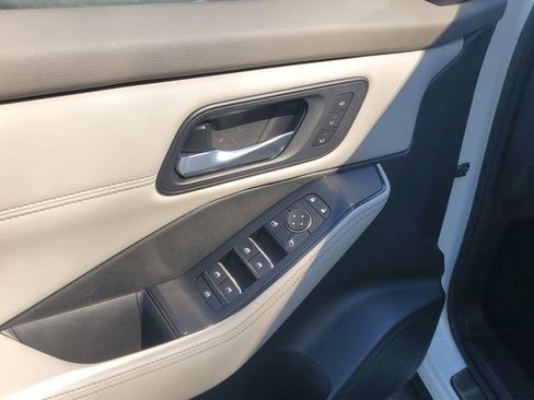 Certified 2023 Nissan Rogue SL w/ SL Premium Package image 15