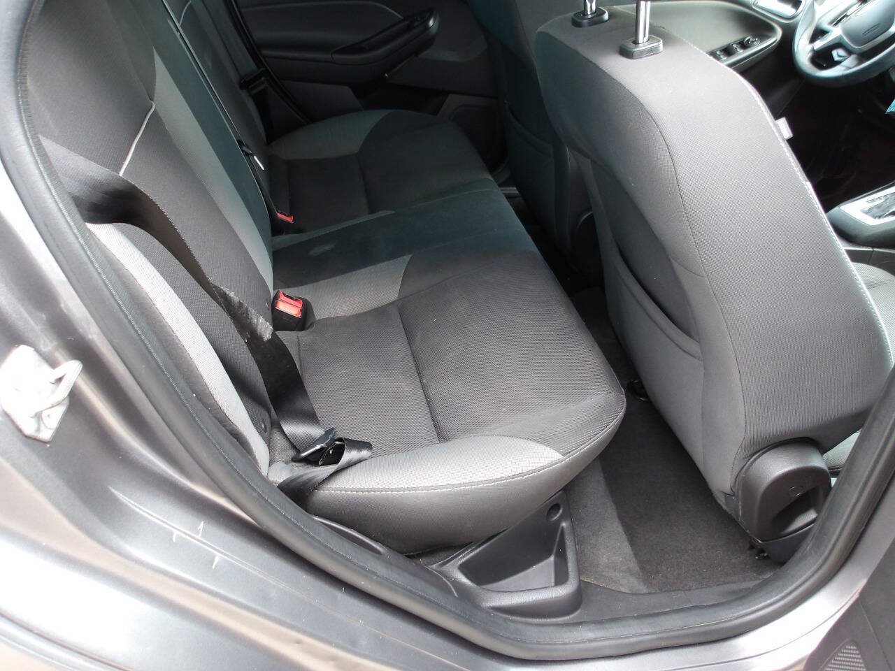 Used 2013 Ford Focus SE FWD image 20