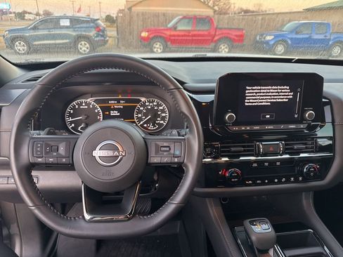 Used 2025 Nissan Pathfinder Rock Creek image 10