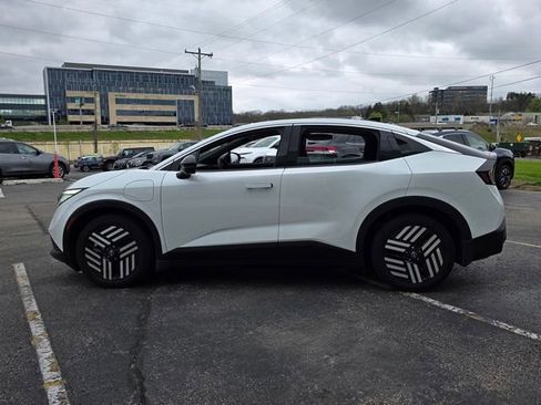 New 2026 Nissan Leaf SV+ w/ Floor Mat Package (SV+) FWD image 5