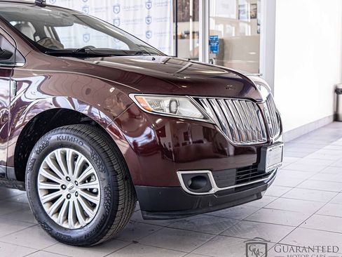 Used 2012 Lincoln MKX FWD image 5