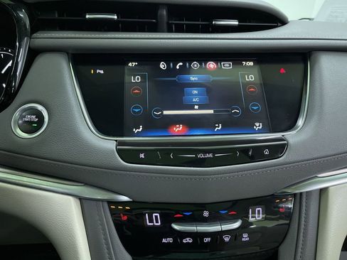 Used 2017 Cadillac XT5 Luxury w/ Driver Awareness Package image 25