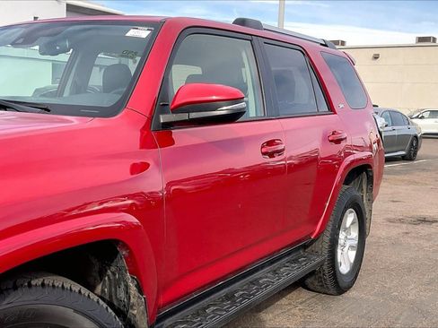 Used 2024 Toyota 4Runner SR5 Premium image 2