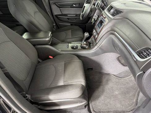 Used 2016 Chevrolet Traverse LT image 11