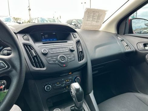 Used 2016 Ford Focus SE FWD image 31